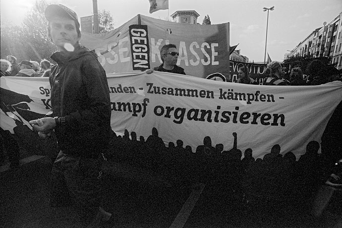 Demonstrators get ready for the demonstration. Image: Michel Meijer