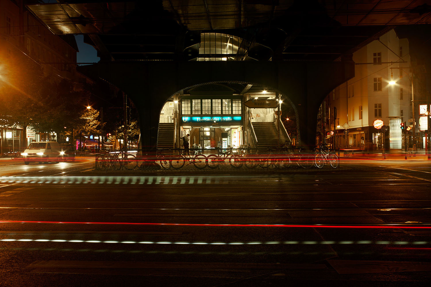 The entrance of U-Bahnhof Eberswalder Straße at night, Berlin 2018 - image: Michel Meijer