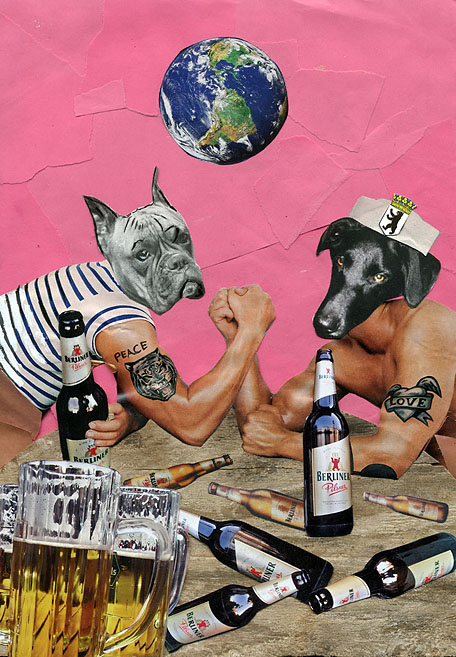 Zwei Männer, jeder mit einem Hundekopf, ringen mit den Armen. Collage: Tim Roeloffs.