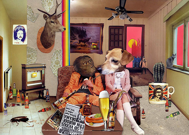 Ein Mann mit einem Schimpansenkopf und eine Frau mit einem Hundekopf sitzen auf einem Sofa in einem Wohnzimmer. Collage: Tim Roeloffs.